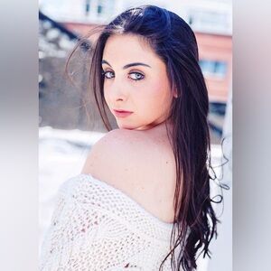 Q Off-the-Shoulder Knit Sweater